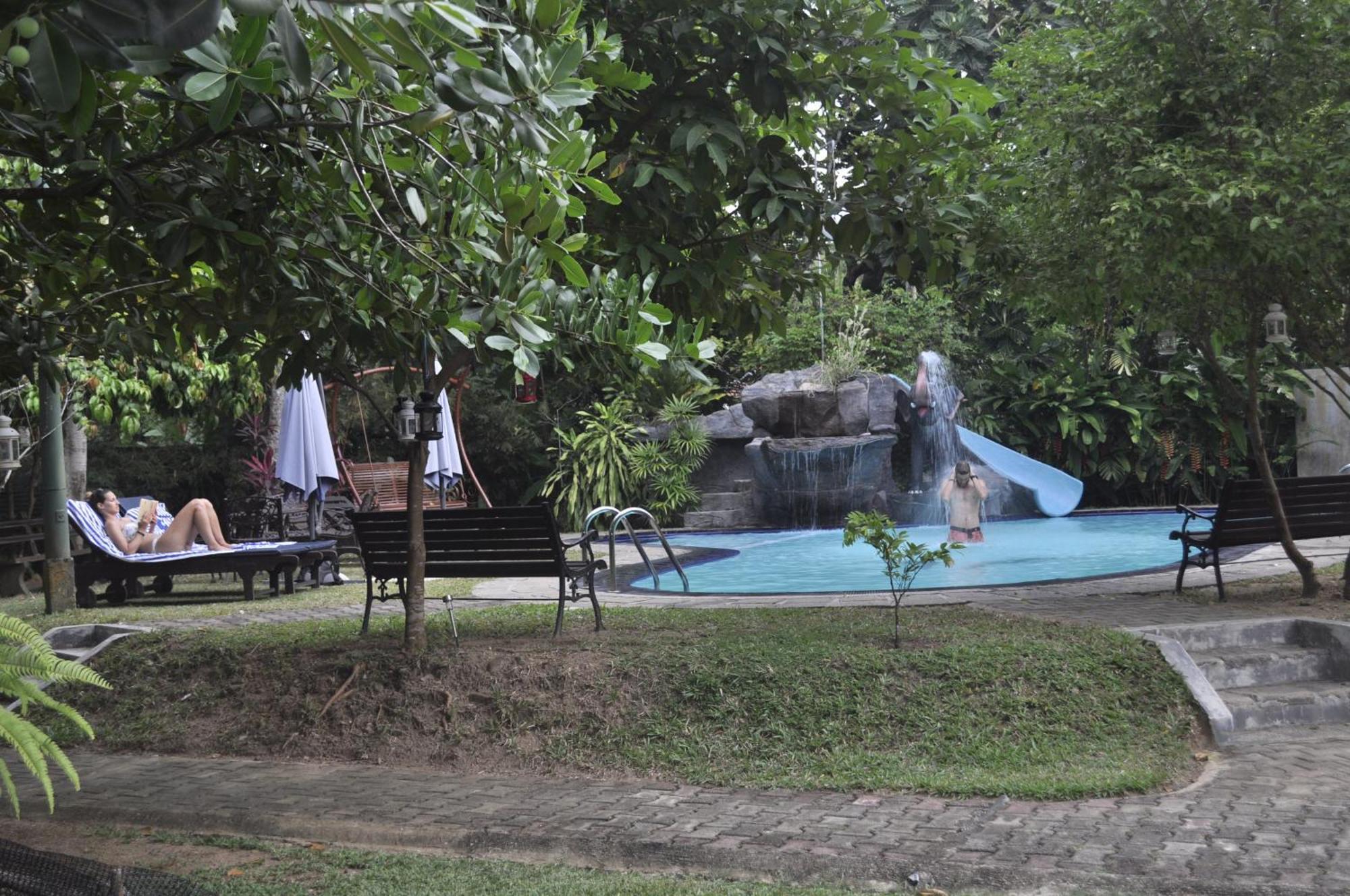 Villa 80 Bentota Bagian luar foto
