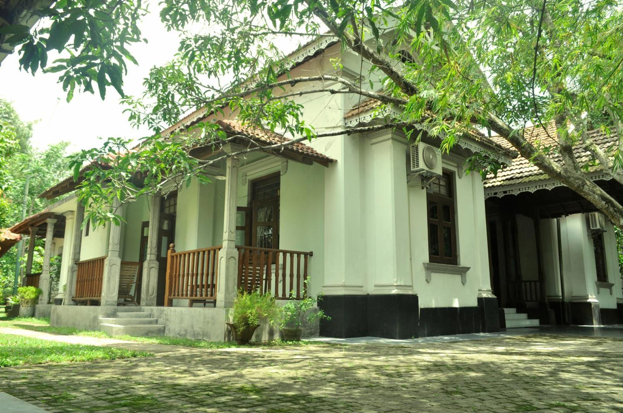 Villa 80 Bentota Bagian luar foto