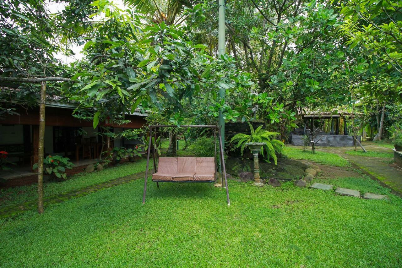 Villa 80 Bentota Bagian luar foto